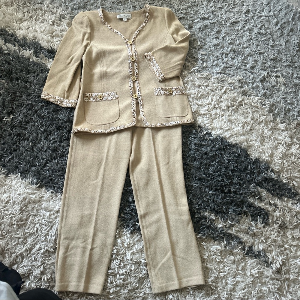 BEAUTIFUL St John Collection Knit Tan Gold Skirt Jacket Suit Set Size 10
